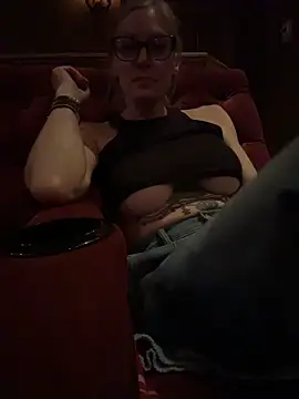 Snapshot of ItsDanniG chatting on March 2026 02:37:01 AM ItsDanniG online show from March 2026 02:37:01 AM