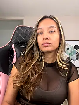 DianaHopson online show from October 2025 01:33:02 PM