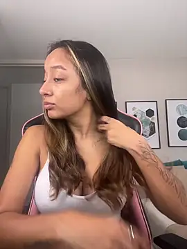 DianaHopson online show from November 2025 12:14:02 PM