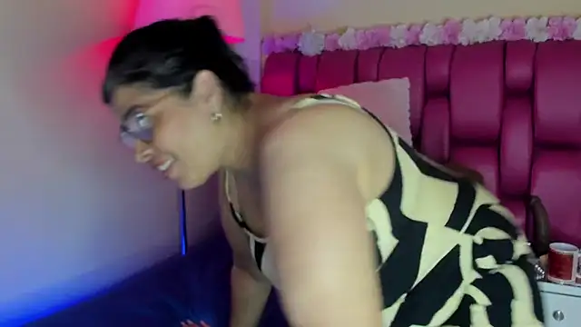 Snapshot of desire_matture chatting on January 2025 07:38:01 PM desire matture online show from January 2025 07:38:01 PM