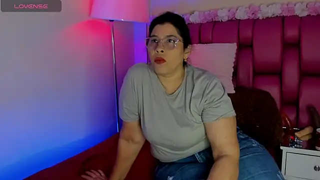 Snapshot of desire_matture chatting on February 2025 07:19:02 PM desire matture online show from February 2025 07:19:02 PM