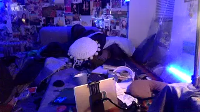 DownstairsSky online show from January 2025 09:05:01 AM