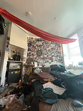 DownstairsSky online show from October 2025 04:02:01 PM