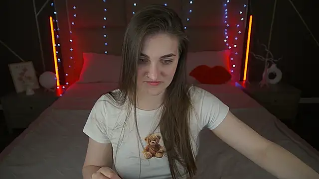 EmmyCharmm online show from March 2026 12:31:01 PM