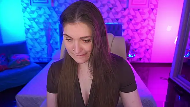 Snapshot of EmmyCharmm chatting on April 2026 05:55:01 AM EmmyCharmm online show from April 2026 05:55:01 AM