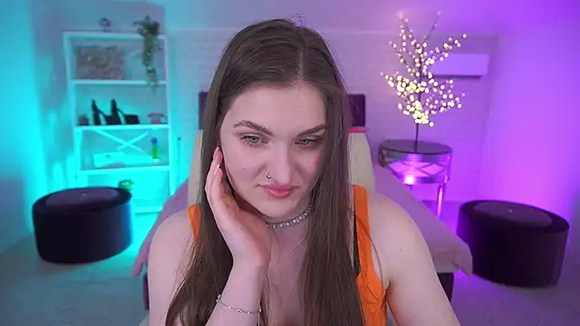 Snapshot of EmmyCharmm chatting on May 2026 05:24:01 AM EmmyCharmm online show from May 2026 05:24:01 AM