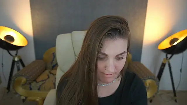 Snapshot of EmmyCharmm chatting on May 2026 05:48:02 AM EmmyCharmm online show from May 2026 05:48:02 AM