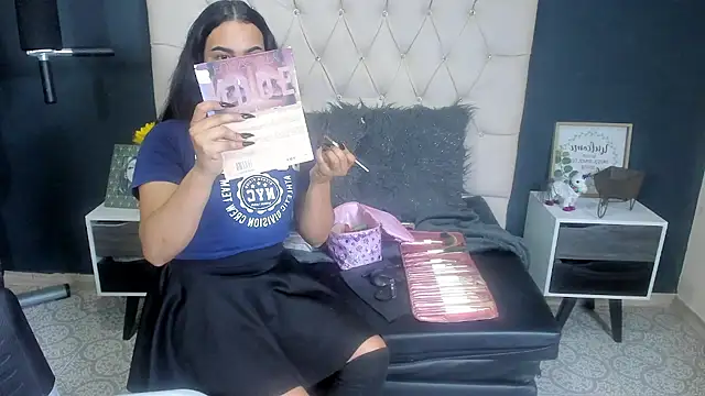 Andrys  online show from February 2025 07:19:02 PM