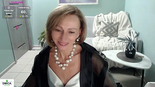 Snapshot of HornyMilf_777 chatting on June 2026 07:35:02 AM HornyMilf 777 online show from June 2026 07:35:02 AM