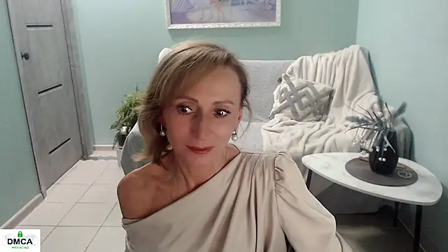 Snapshot of HornyMilf_777 chatting on July 2026 07:43:01 AM HornyMilf 777 online show from July 2026 07:43:01 AM