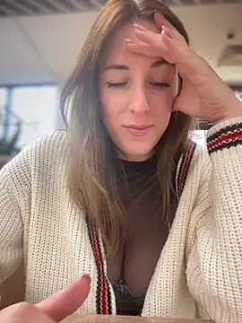 MommmyYummy online show from October 2025 11:08:02 AM