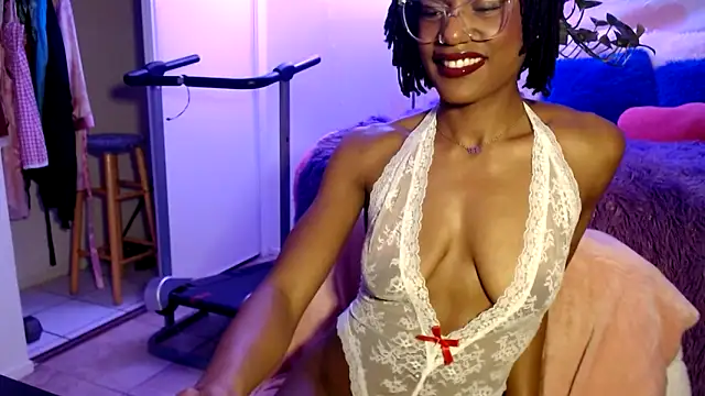 Snapshot of CocoSage chatting on November 2025 08:03:01 AM CocoSage online show from November 2025 08:03:01 AM