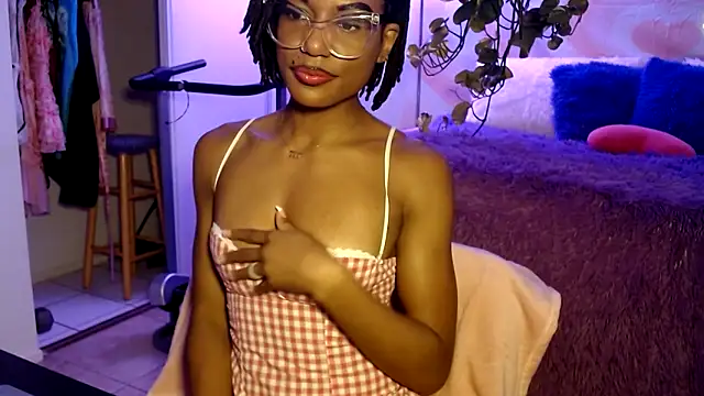 Snapshot of CocoSage chatting on December 2025 11:46:02 PM CocoSage online show from December 2025 11:46:02 PM