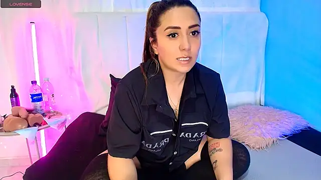 Natasha Wilde  online show from October 2025 10:44:02 PM