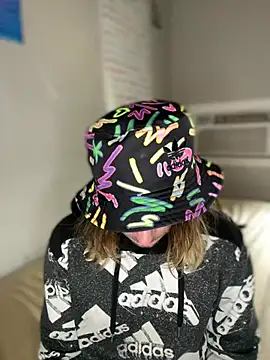 4kUsh2Fashion0 online show from February 2025 04:32:02 PM