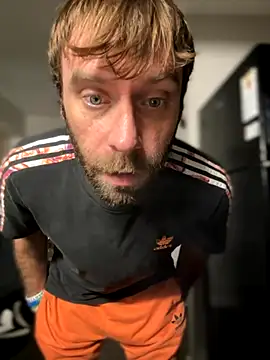 4kUsh2Fashion0 online show from October 2025 03:10:01 PM