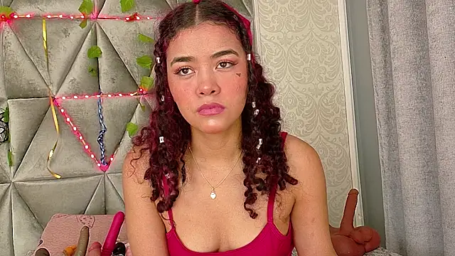 Angela lovee online show from October 2025 01:22:01 PM