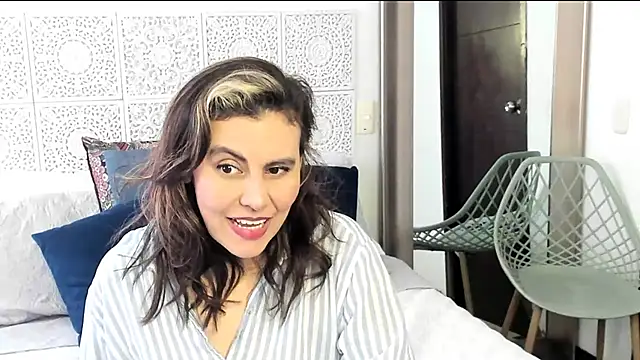 V monse online show from February 2025 03:01:02 PM