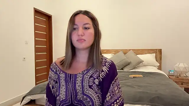 Nelly Fischer online show from September 2025 02:30:02 PM