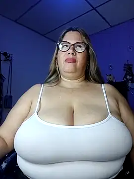 EllisW8 online show from November 2025 12:43:02 AM