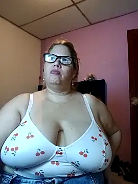 EllisW8 online show from April 2026 09:39:33 PM