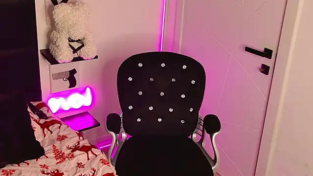 Snapshot of MissAmeliaa chatting on December 2025 07:53:02 PM MissAmeliaa online show from December 2025 07:53:02 PM