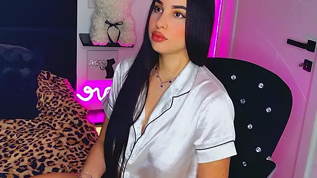 Snapshot of MissAmeliaa chatting on April 2026 04:21:01 PM MissAmeliaa online show from April 2026 04:21:01 PM