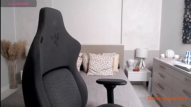 Smileyouarehere online show from October 2025 01:39:02 AM