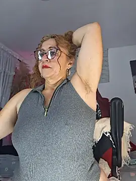 Snapshot of evelin_hott chatting on February 2025 01:02:01 AM evelin hott online show from February 2025 01:02:01 AM