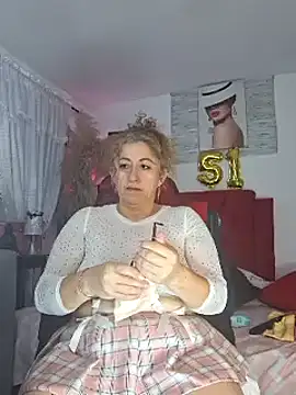 Snapshot of evelin_hott chatting on March 2025 03:57:01 AM evelin hott online show from March 2025 03:57:01 AM