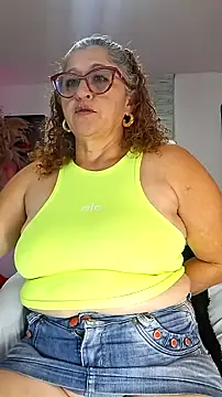 Snapshot of evelin_hott chatting on November 2025 02:35:01 AM evelin hott online show from November 2025 02:35:01 AM