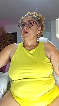 Snapshot of evelin_hott chatting on December 2025 03:38:02 AM evelin hott online show from December 2025 03:38:02 AM