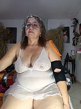 evelin hott online show from May 2026 01:47:02 AM
