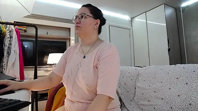 Snapshot of ILoveToFeelU chatting on June 2026 02:02:01 AM ILoveToFeelU online show from June 2026 02:02:01 AM
