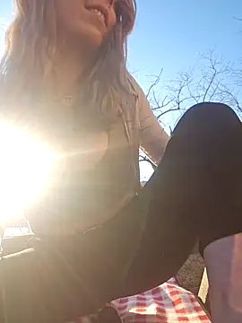 Snapshot of Mia_Railey chatting on February 2025 03:47:02 PM Mia Railey online show from February 2025 03:47:02 PM