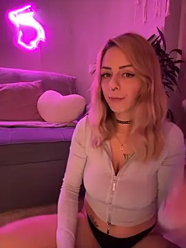 Snapshot of Mia_Railey chatting on October 2025 09:24:01 PM Mia Railey online show from October 2025 09:24:01 PM