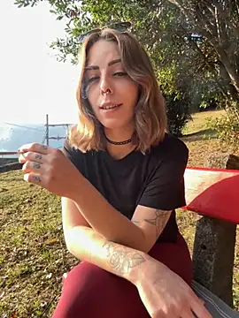 Snapshot of Mia_Railey chatting on October 2025 02:30:02 PM Mia Railey online show from October 2025 02:30:02 PM