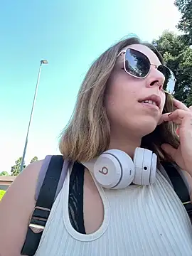 Snapshot of Mia_Railey chatting on April 2026 02:08:01 PM Mia Railey online show from April 2026 02:08:01 PM