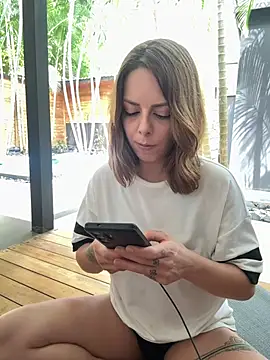 Snapshot of Mia_Railey chatting on May 2026 07:30:01 PM Mia Railey online show from May 2026 07:30:01 PM