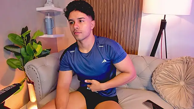 Snapshot of liam_collins21 chatting on December 2025 12:03:02 PM liam collins21 online show from December 2025 12:03:02 PM