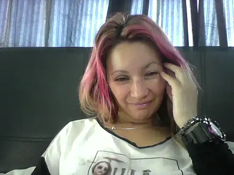 Snapshot of Paulita_x3 chatting on February 2025 01:10:02 PM Paulita x3 online show from February 2025 01:10:02 PM