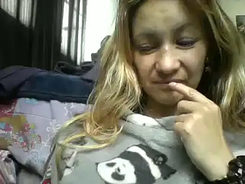 Snapshot of Paulita_x3 chatting on June 2026 11:38:01 AM Paulita x3 online show from June 2026 11:38:01 AM