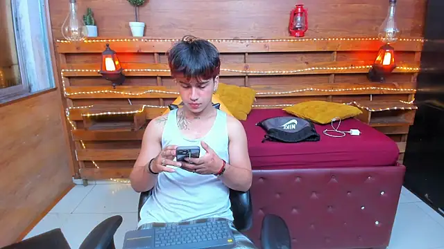 alex 477 online show from September 2025 11:44:01 AM