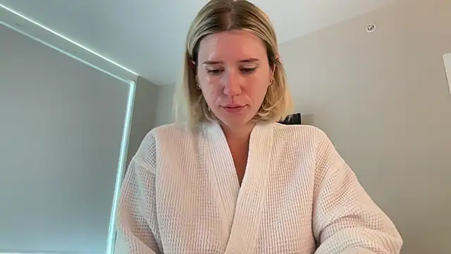 xoxoxjenn online show from July 2026 01:37:01 PM