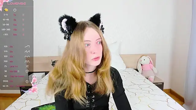 Snapshot of Cowell_Adelina chatting on October 2025 10:24:01 AM Cowell Adelina online show from October 2025 10:24:01 AM
