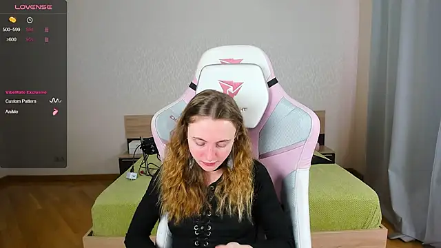 Snapshot of Cowell_Adelina chatting on November 2025 08:03:01 AM Cowell Adelina online show from November 2025 08:03:01 AM