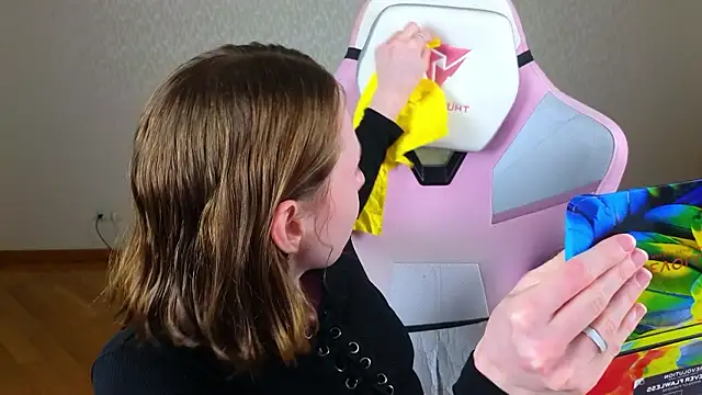 Snapshot of Cowell_Adelina chatting on March 2026 09:17:02 AM Cowell Adelina online show from March 2026 09:17:02 AM