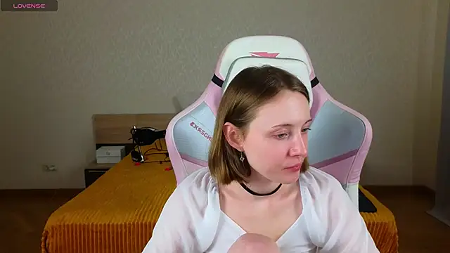 Snapshot of Cowell_Adelina chatting on March 2026 09:24:01 AM Cowell Adelina online show from March 2026 09:24:01 AM