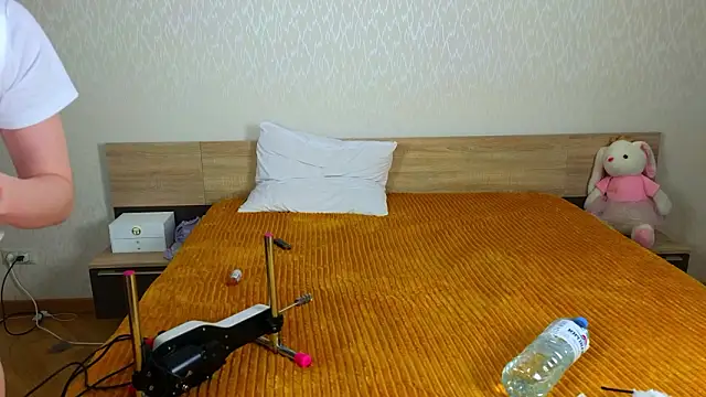 Snapshot of Cowell_Adelina chatting on March 2026 09:32:02 AM Cowell Adelina online show from March 2026 09:32:02 AM