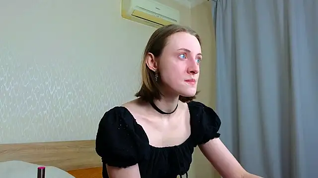 Snapshot of Cowell_Adelina chatting on April 2026 09:23:01 AM Cowell Adelina online show from April 2026 09:23:01 AM